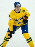 Filip Forsberg secures 2 points for Sweden 